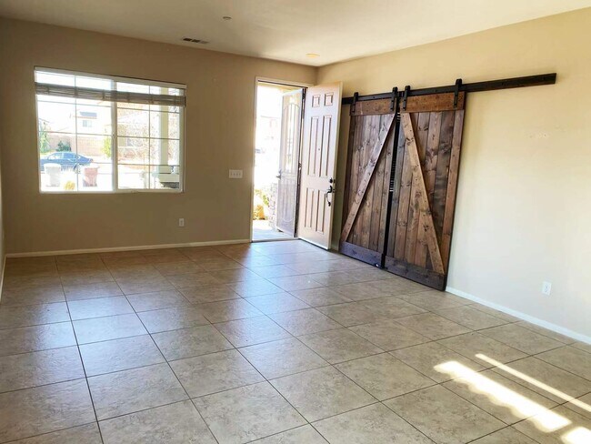 Building Photo - 25644 Solell Cir