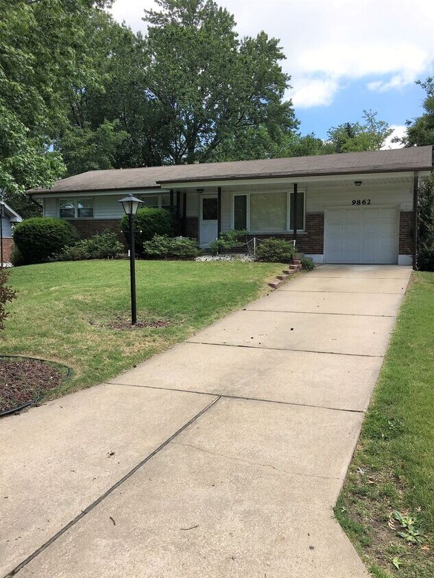 Charming brick home for rent with 3bd 2ba House Rental in St. Louis, MO