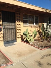 Building Photo - 4929 S Cherry Ave