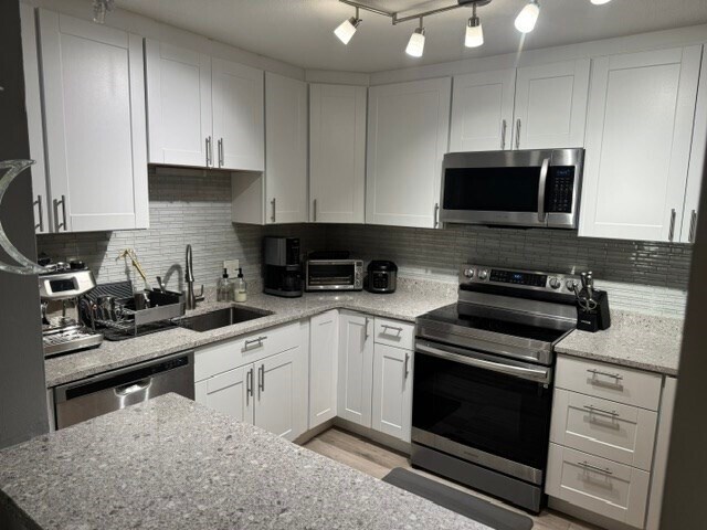 Foto del edificio - 595 Revere Beach Pkwy