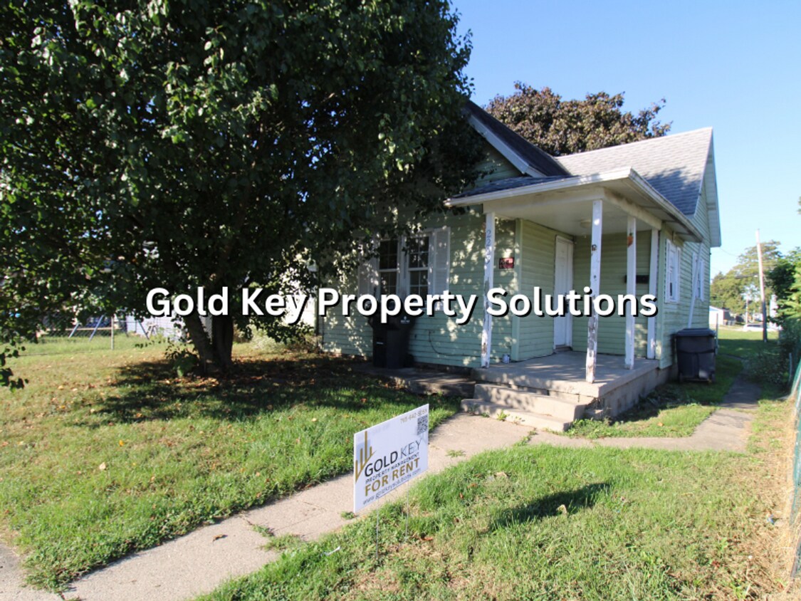 Foto principal - Updated 2 BR 1 BA House with Huge Kitchen ...