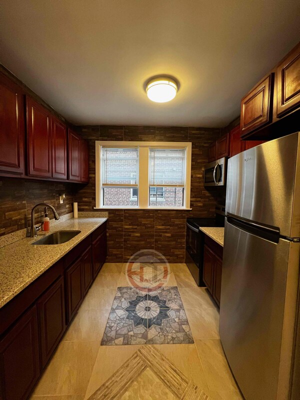 Foto principal - 2016 Colonial Ave