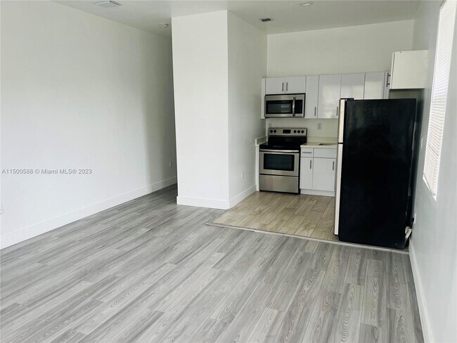 Foto del edificio - 1329 NE 110th Terrace