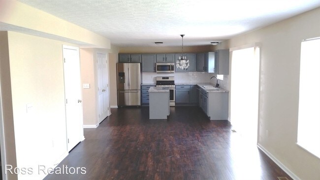 Foto del edificio - 8032 Crescent Dr