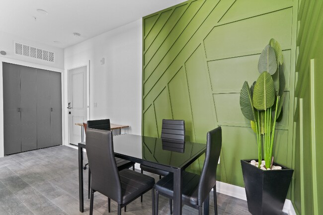 Foto del edificio - 927 S Howard Ave