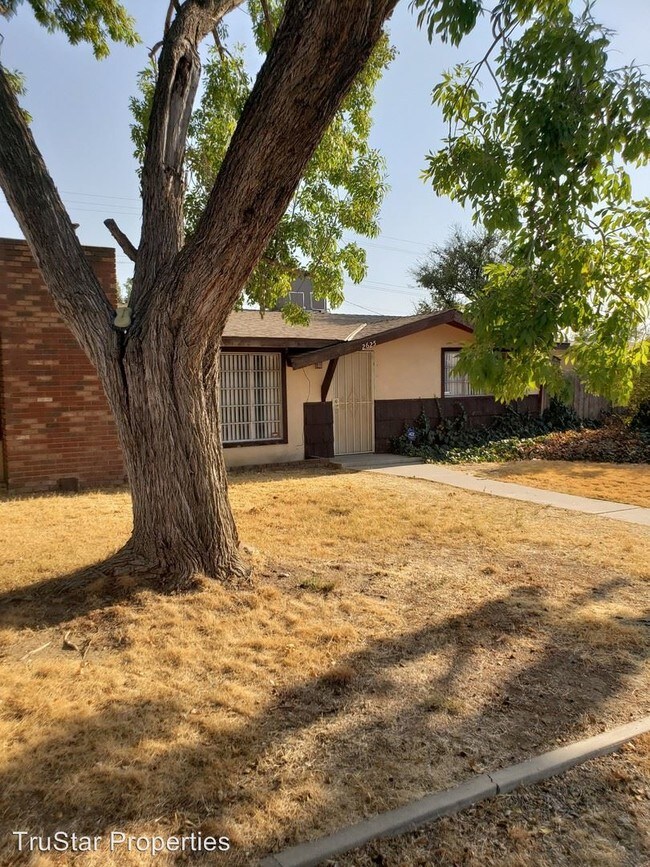 Building Photo - 3 br, 2 bath House - 2625 University Ave
