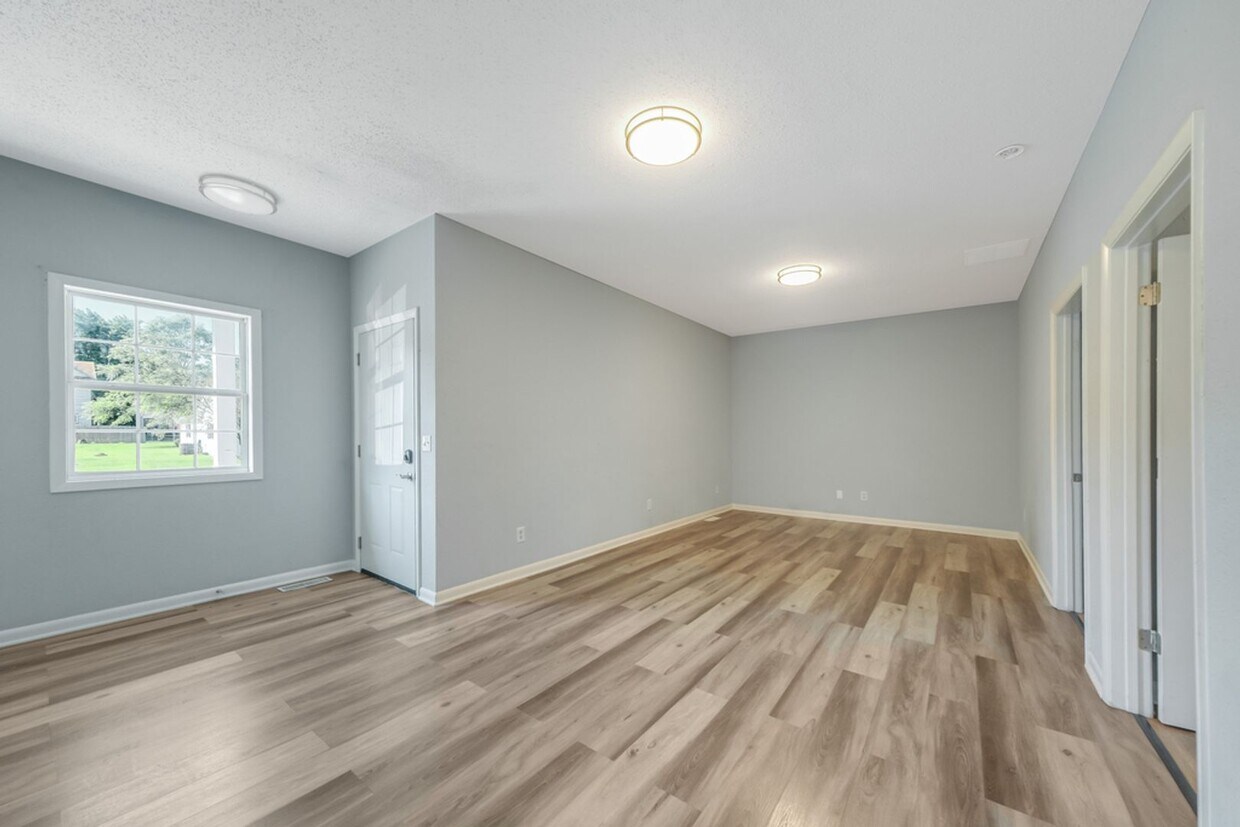 Foto principal - 3 BED, 1.5 BATH DUPLEX IN TUSCOLA