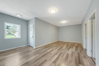 Building Photo - 214 E Wilson St