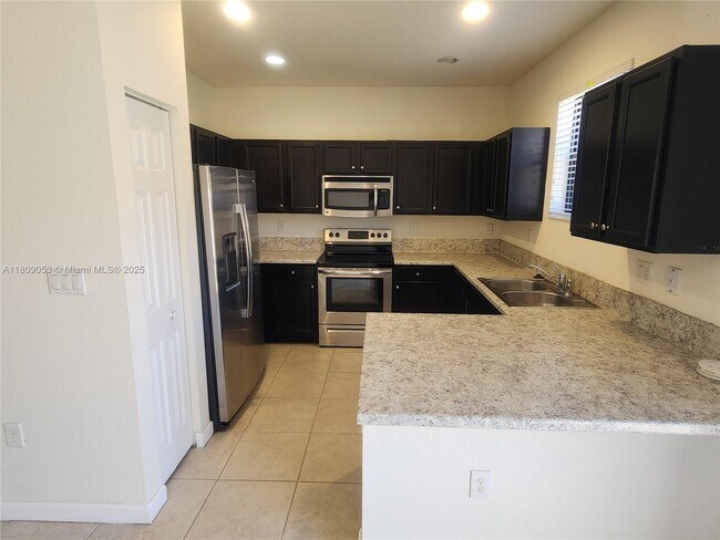 Foto del edificio - 3750 SE 3rd St