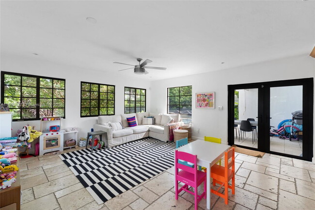 Foto del edificio - 5261 Lagorce Drive, Miami beach, FL 33140 ...