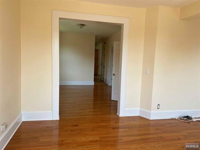 Foto del edificio - 392 Undercliff Ave
