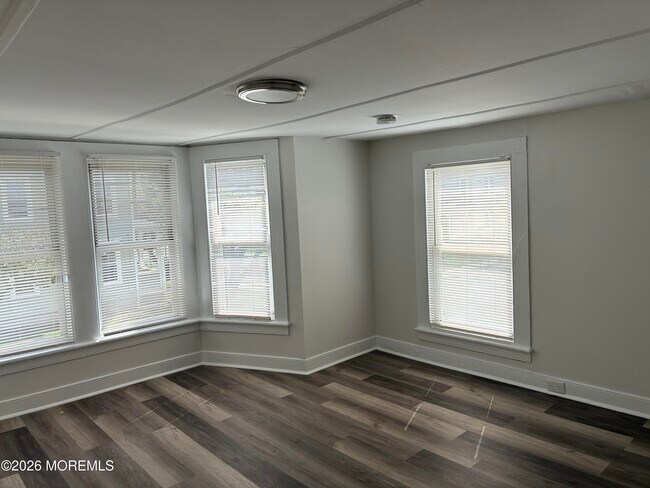 Foto del edificio - 33 Washington St