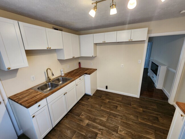 Foto del edificio - 1110 W Rowan St