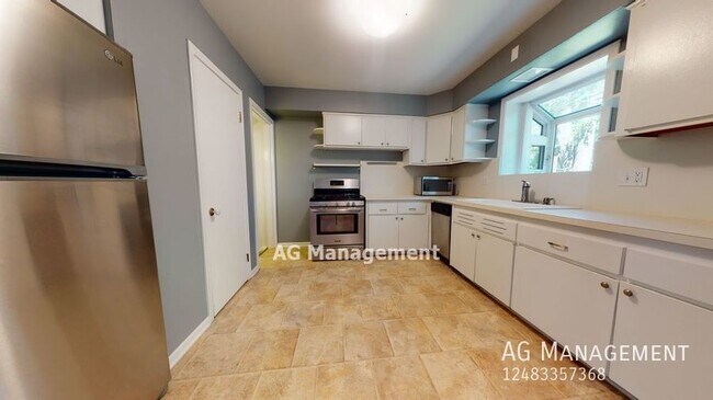 Building Photo - 2604 Rochester Rd - Unit #10 - Great Royal...