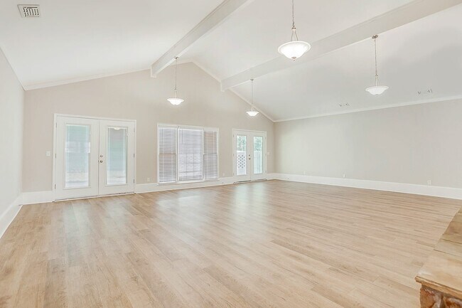 Foto del edificio - 5138 Lake Forest Dr Se