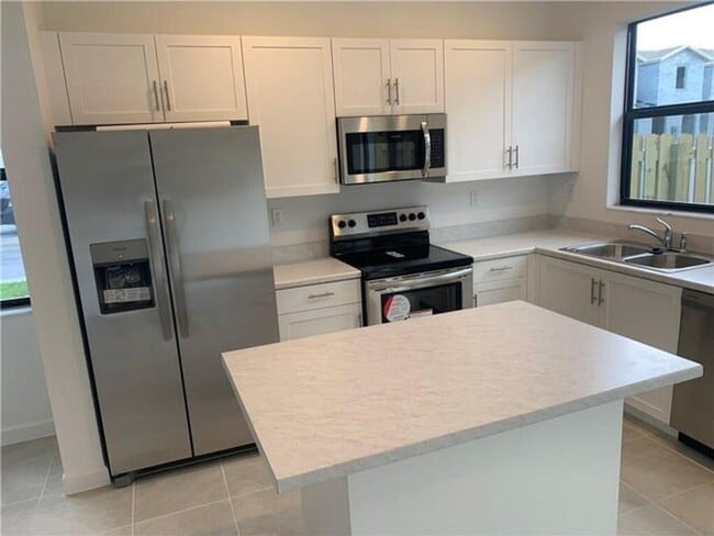 Foto del edificio - 28730 SW 132nd Ct