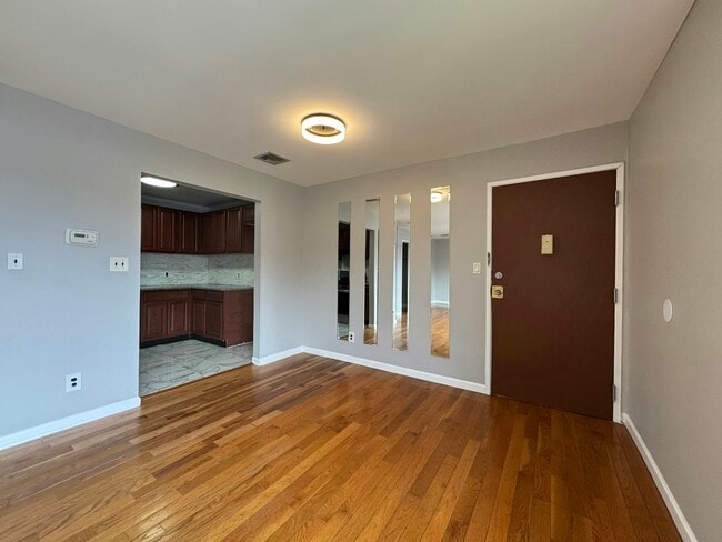Photo - 192 Burnet Ave Apartment