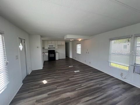 Foto del edificio - 3245 E Main St