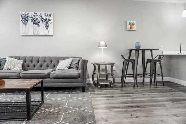 Building Photo - 140 Pearl St