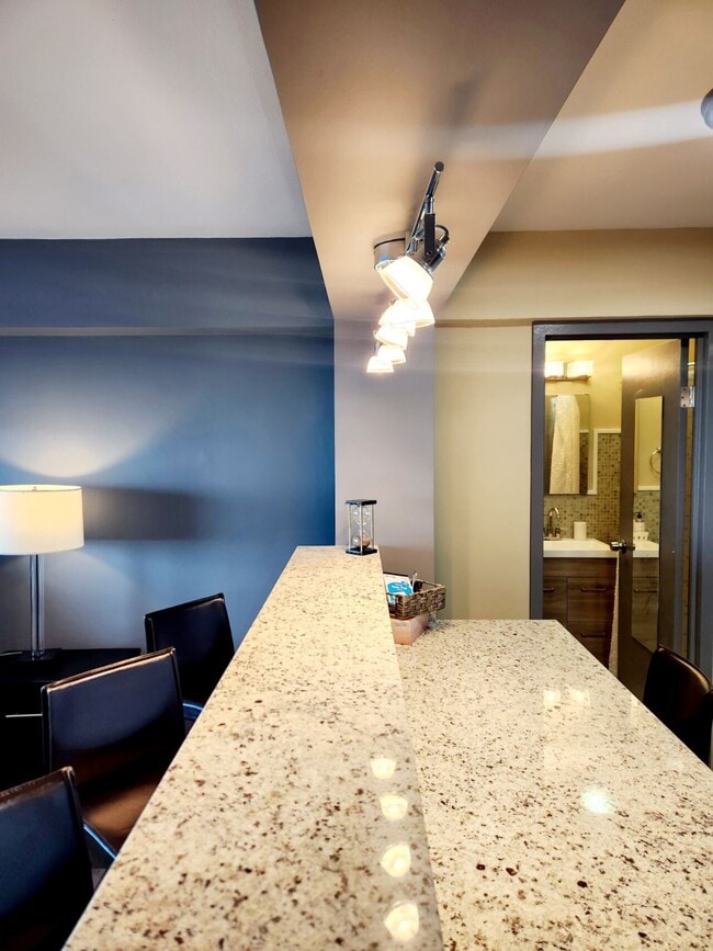 Building Photo - Lake Terrace Condominiums