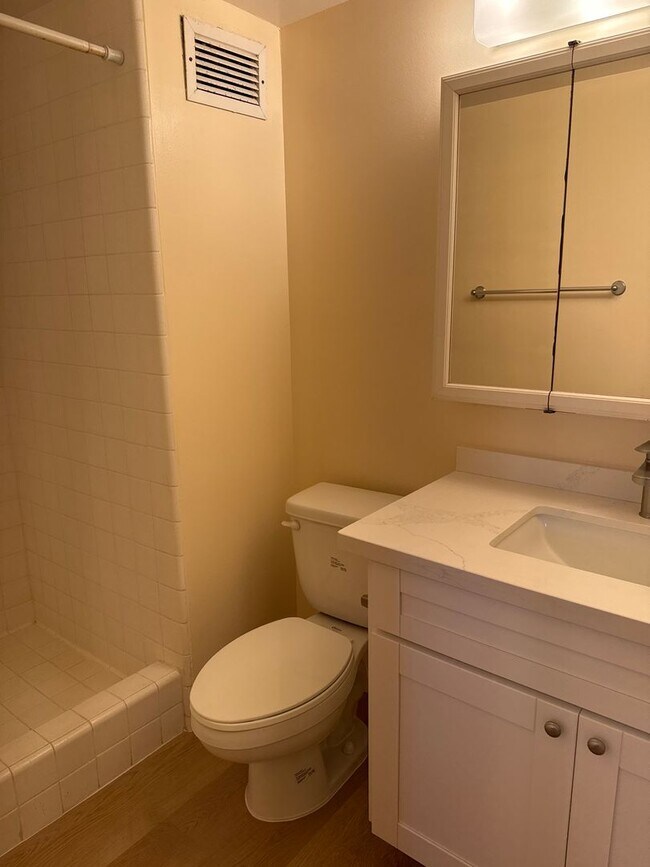 Foto del edificio - Two bedroom Kahala Towers