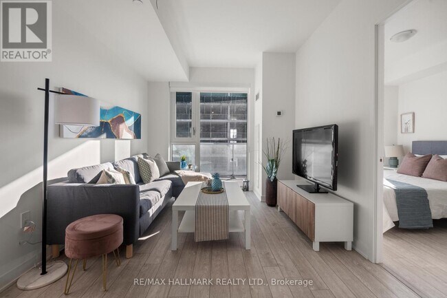 Building Photo - 100 Dalhousie St