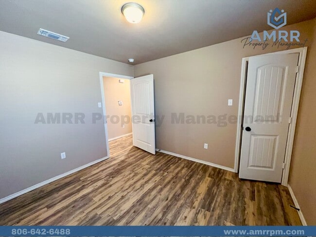 Building Photo - Charming 4-Bedroom Home – Space, Style, and Comfort!