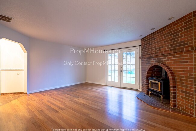 Foto del edificio - Three Bedroom Plus Bonus In West Linn - Sunset!