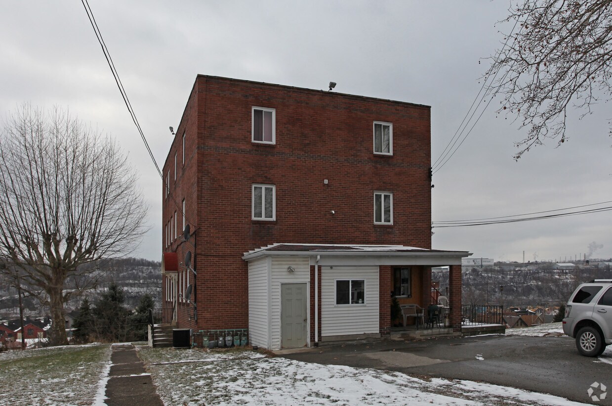 810 Cypress Way, Glassport, PA 15045 Apartments in Glassport, PA