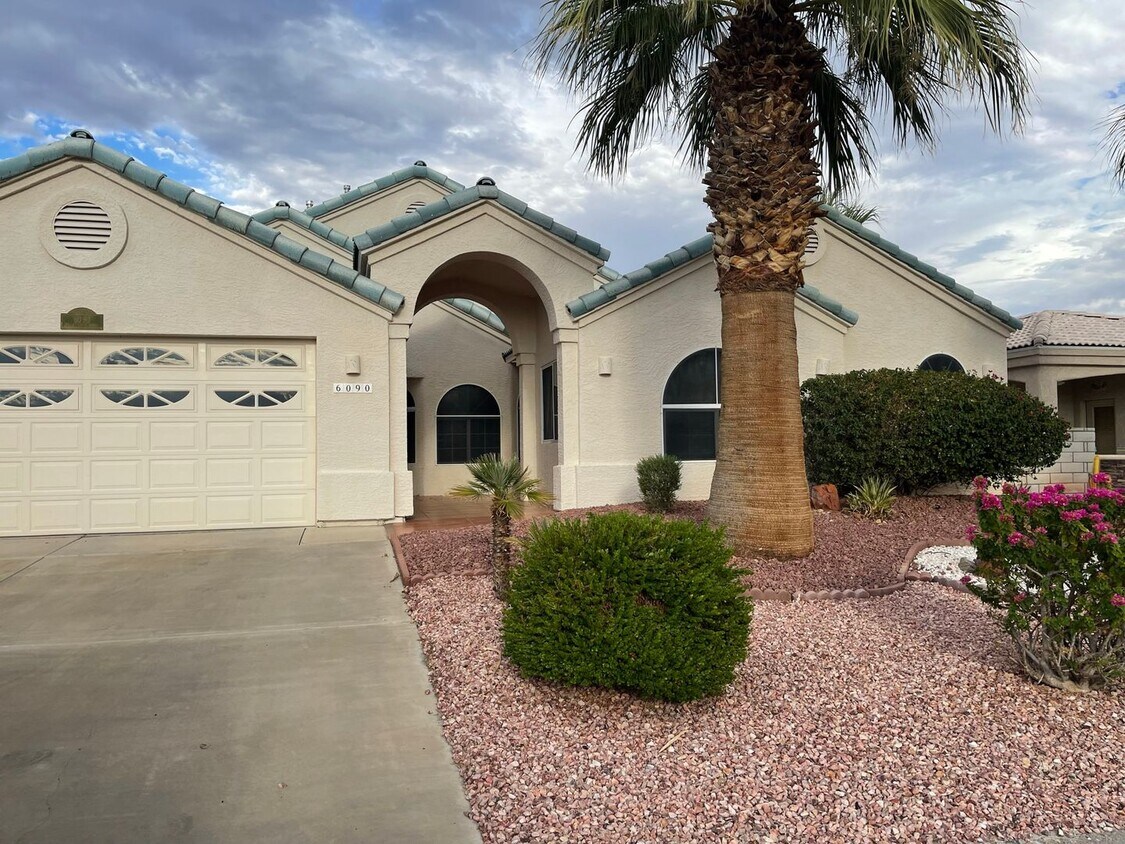 Primary Photo - Beautiful Los Lagos Home