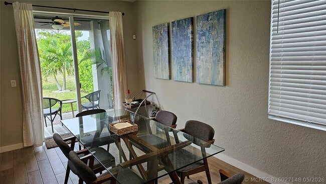 Foto del edificio - 3034 NE Skyview Ln