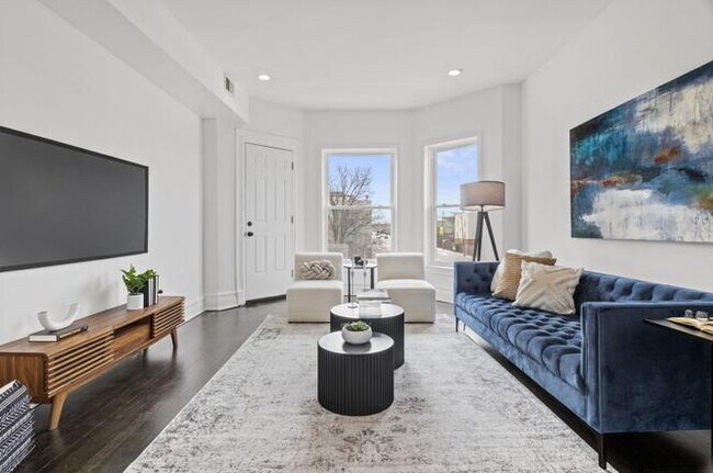 Foto del edificio - 3358 W Lexington St