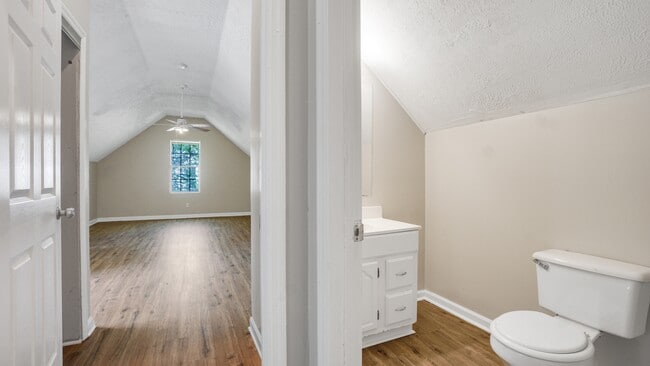 Photo - 2902 Meadowhill Dr House