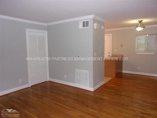 Building Photo - 417 10th St NW