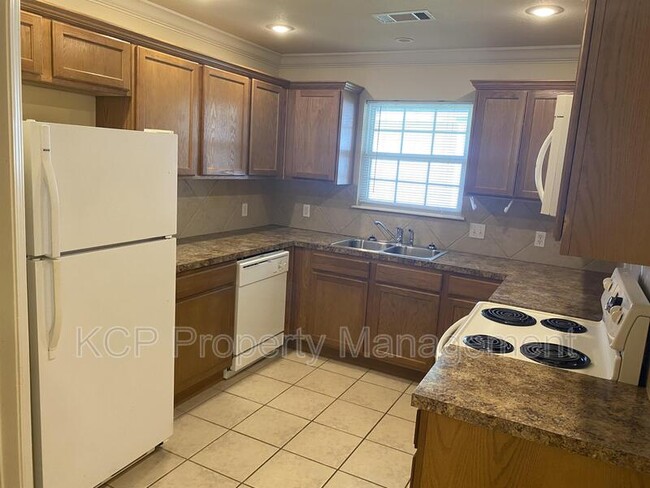 Foto del edificio - 2823 Fairway Hamlet Ct