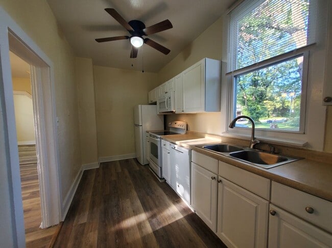 Building Photo - 398 Catlett Mountain Rd