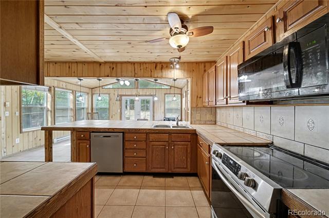 Building Photo - 806 Paradise Ln