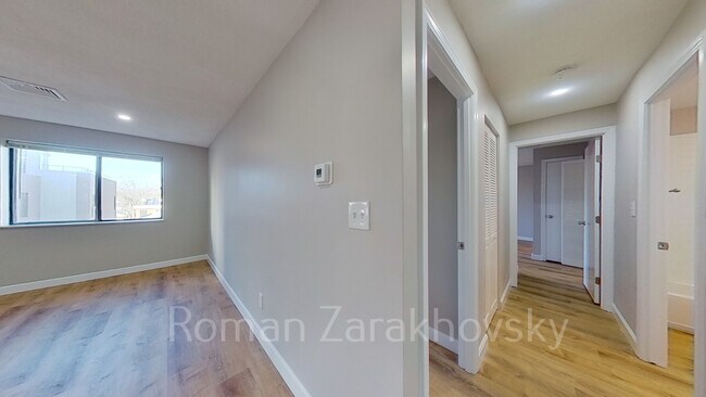Foto del edificio - 406 Langley Rd