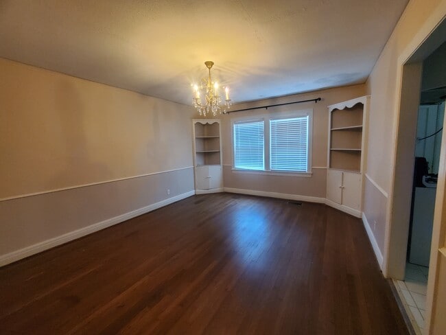 Dining room - 4309 Avenue N