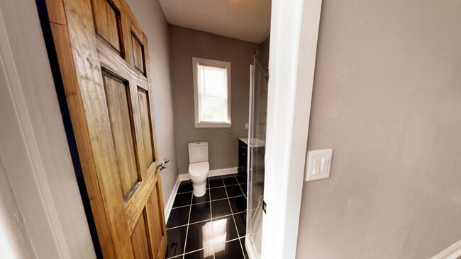 Bathroom - 928 E Colvin St