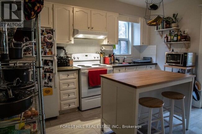 Building Photo - 338 St Clarens Ave