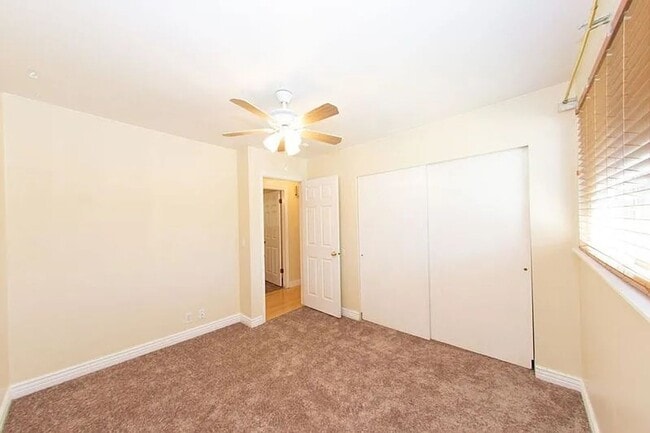 Building Photo - 11132 Sandy Creek Dr