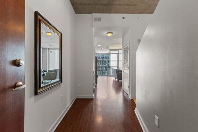 Foto del edificio - Fully Furnished SoBro Condo At Encore