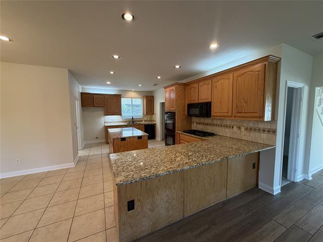 Foto del edificio - 1001 Meadow Creek Dr