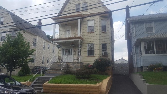 Building Photo - 108 Ella St
