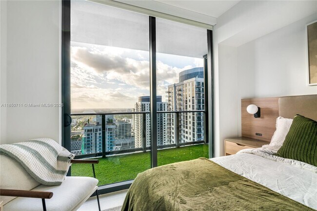 Foto del edificio - 601 NE 1st Ave
