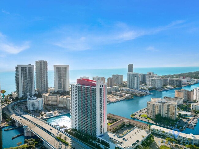Building Photo - 2602 E Hallandale Beach Blvd
