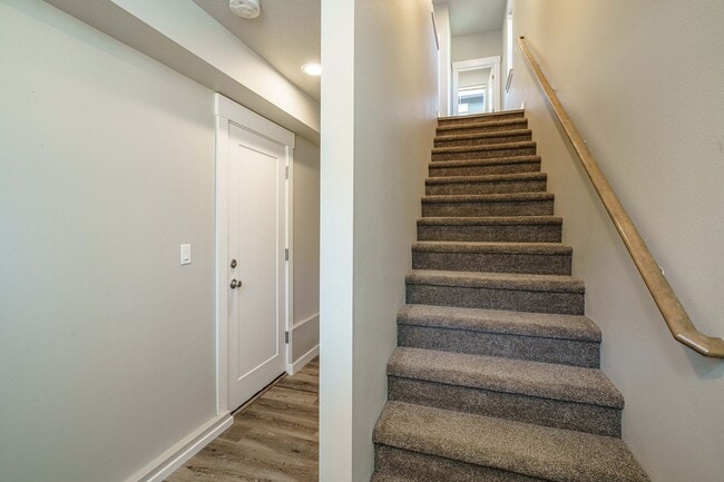 Photo - Move In Ready 3 Bedroom 2.5 Bathroom - Convenient Camas Location House