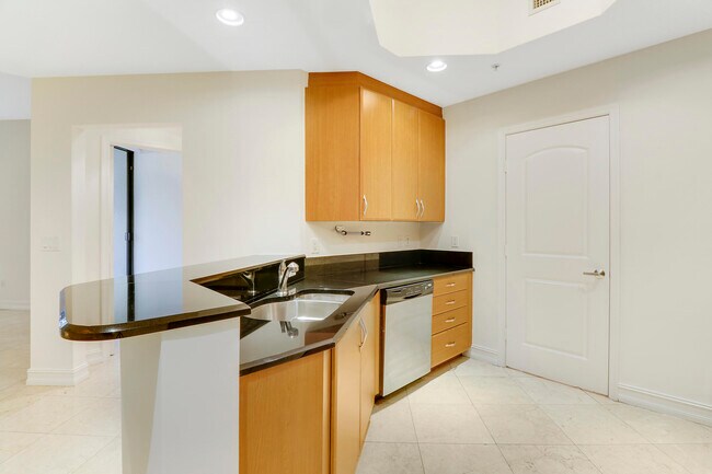 Foto del edificio - 701 S Olive Ave