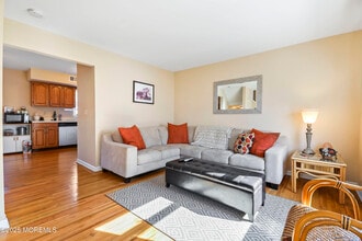 Building Photo - 1001 Central Ave